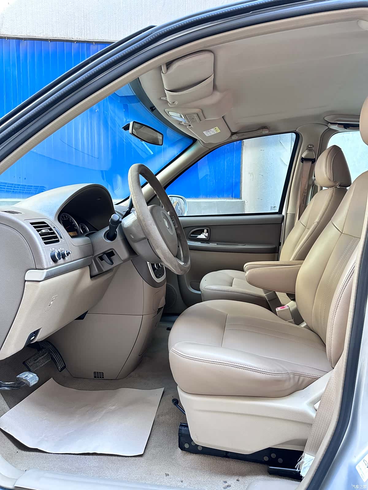 Buick GL8, 2016 9