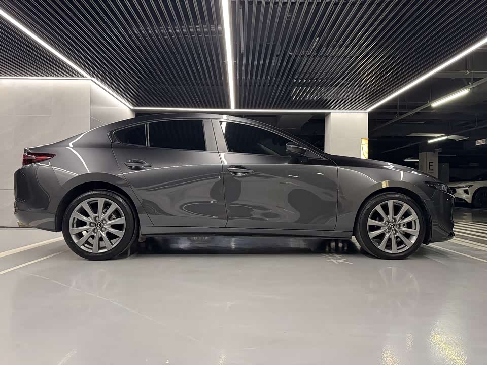 Mazda 3 Angkesaila