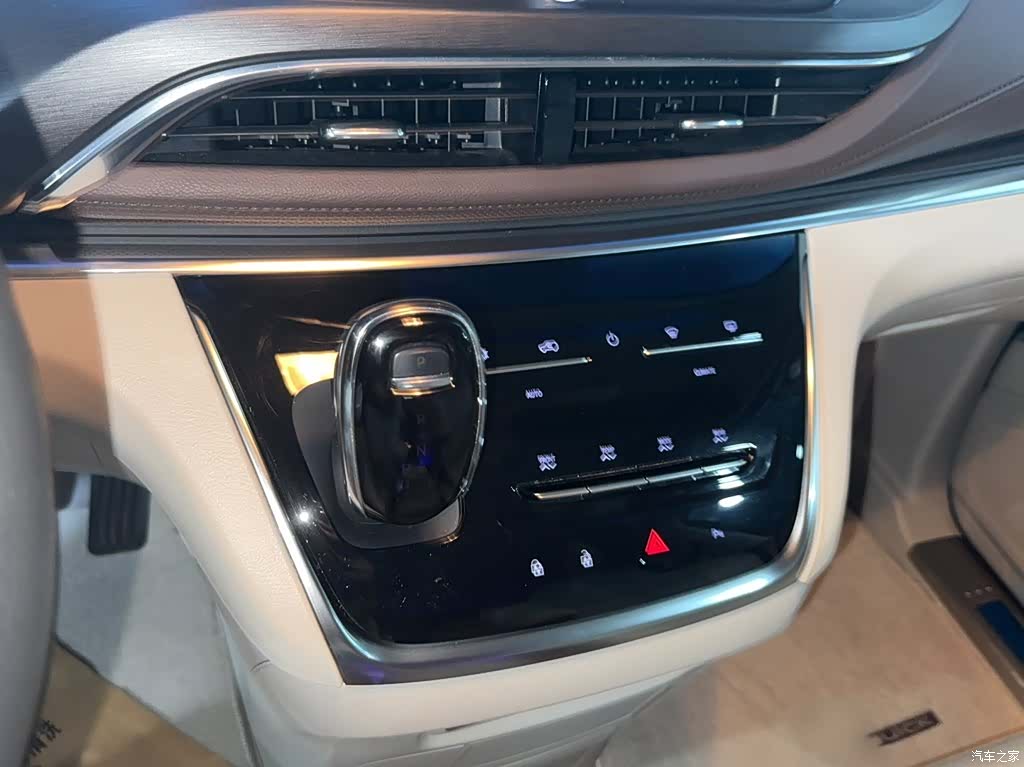 Buick GL8, 2022 12