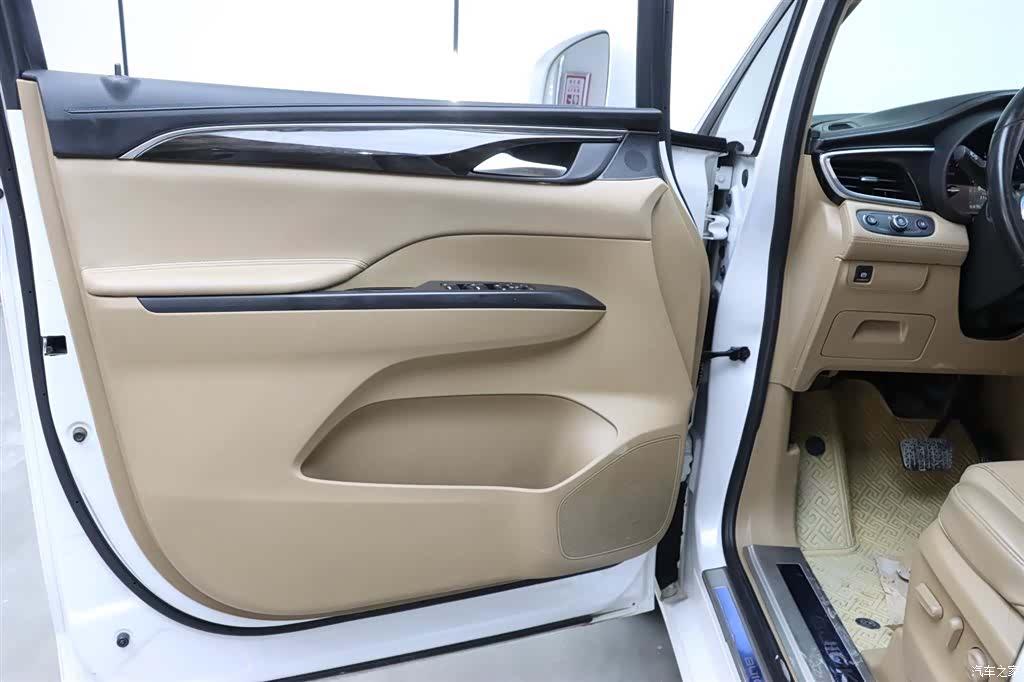 Buick GL8, 2019 9