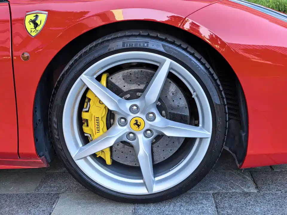 Ferrari 488