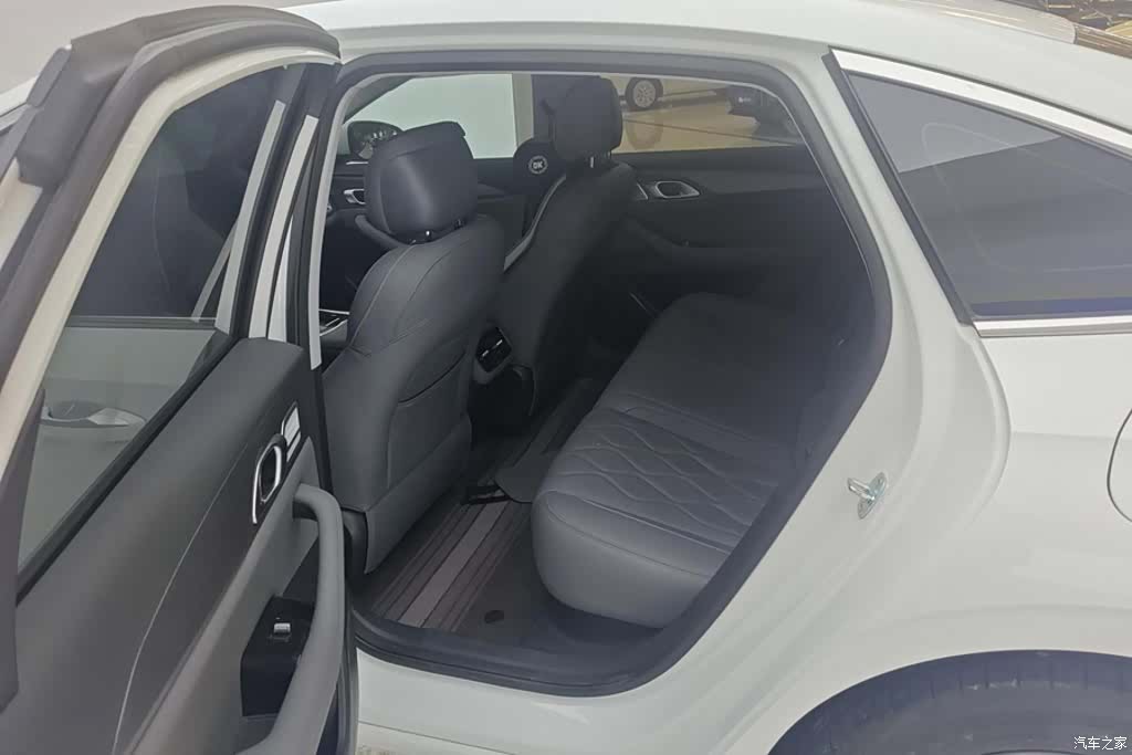 Geely A7, 2025 11