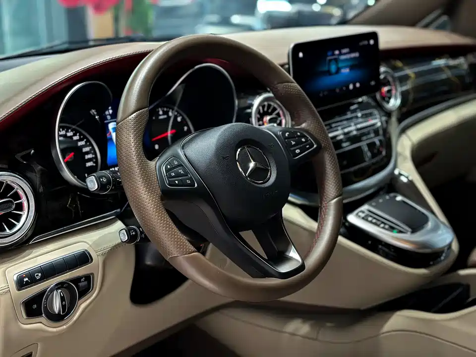 Mercedes-Benz V-class