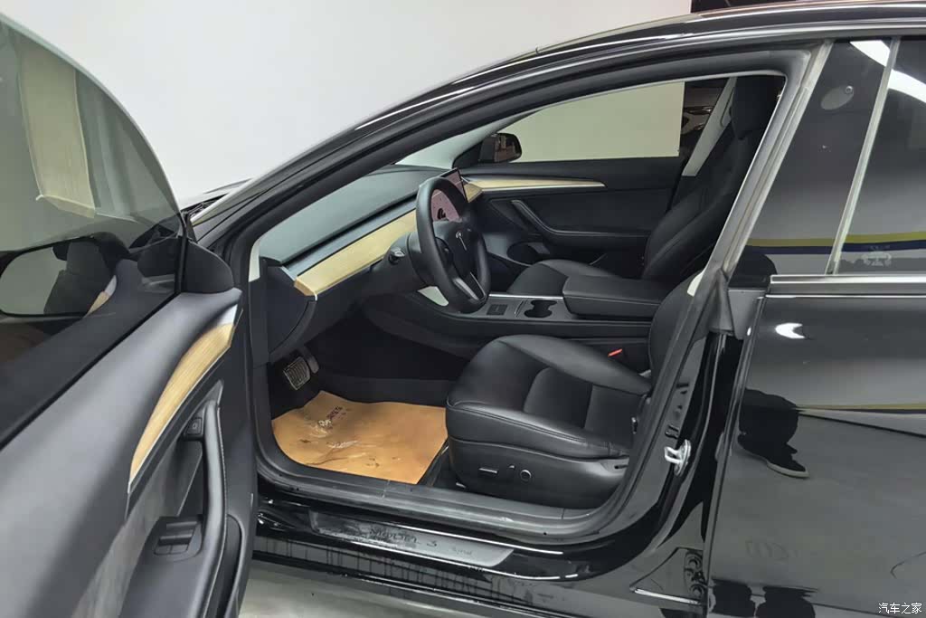 Tesla Model 3, 2023 9