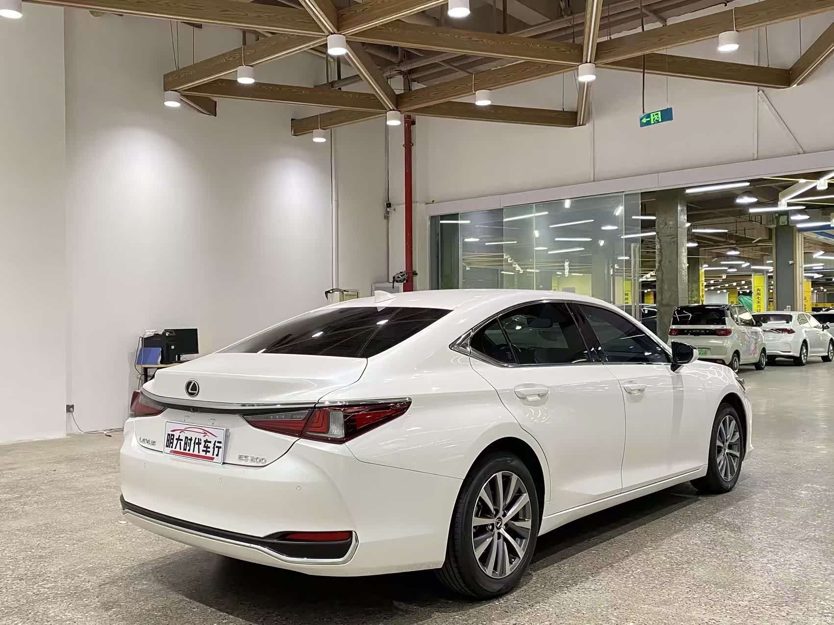 Lexus ES, 2020 6