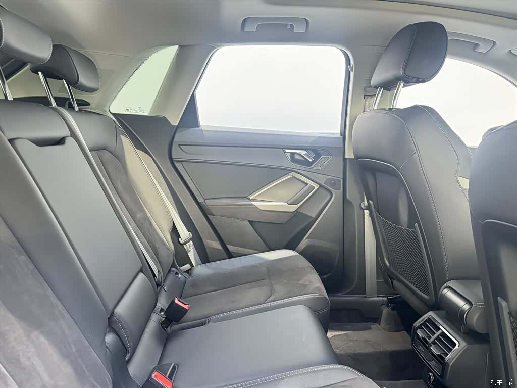 Audi Q3, 2023 8