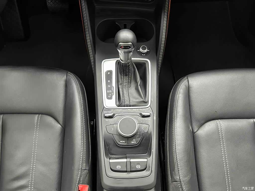 Audi Q2L, 2023 6