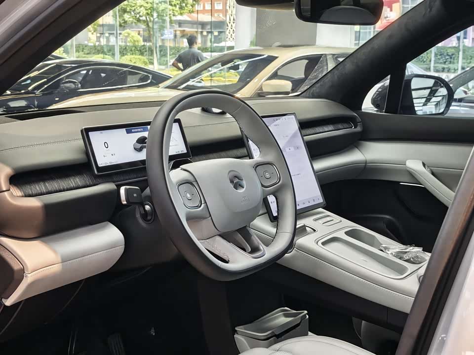 NIO ES6