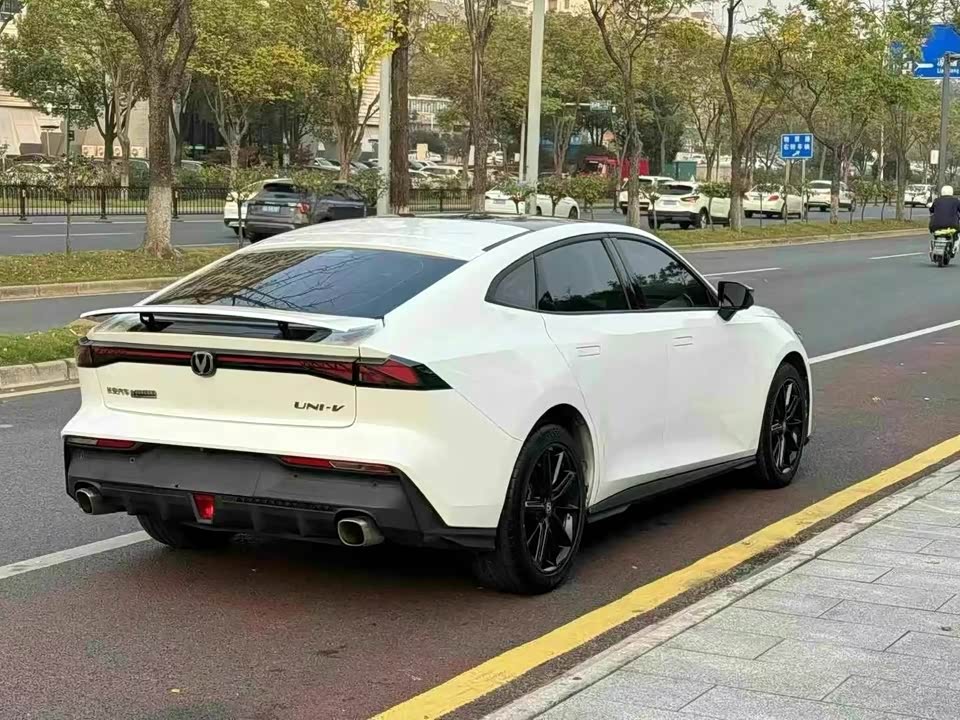 Changan UNI-V Changan UNI-V