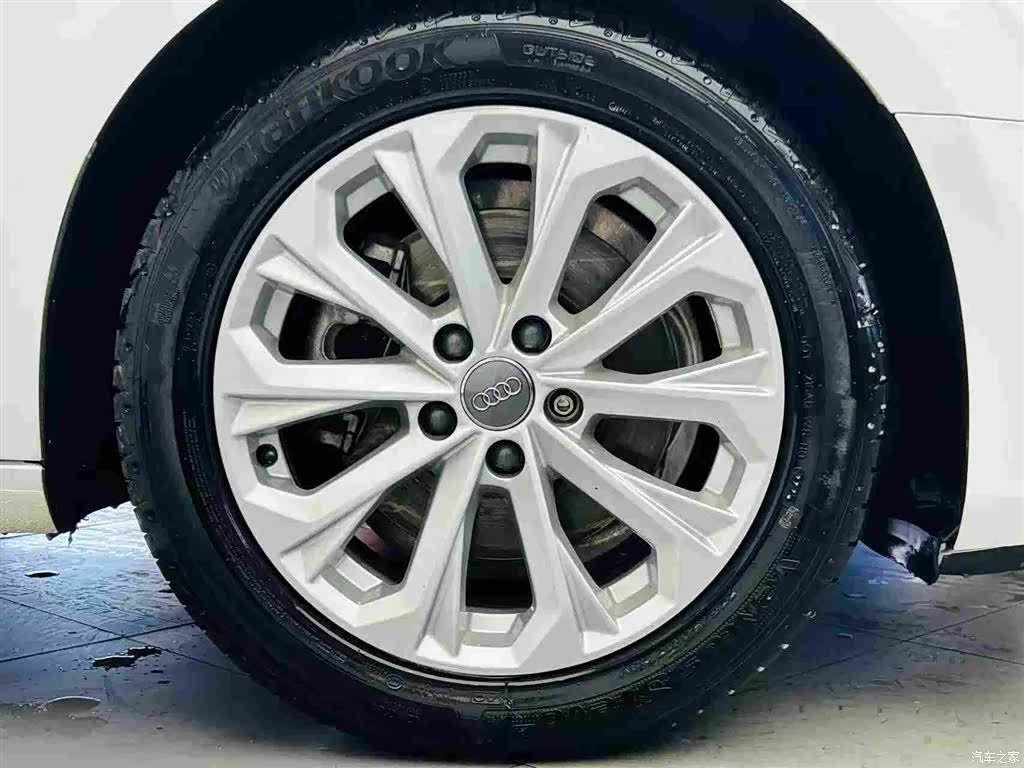 Audi A4L, 2019 10