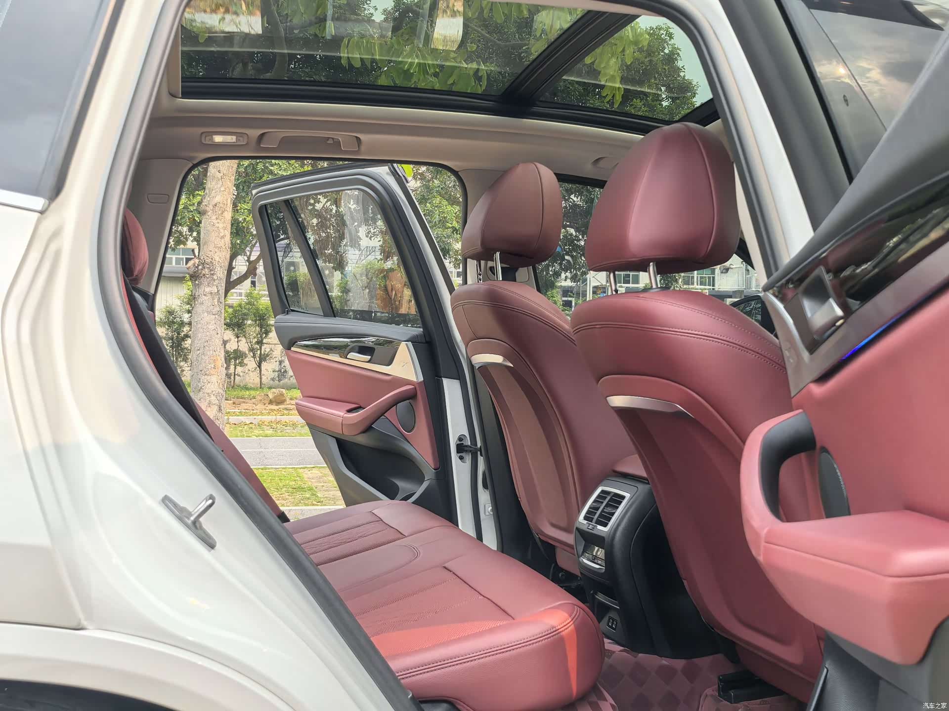 BMW iX3, 2023 11