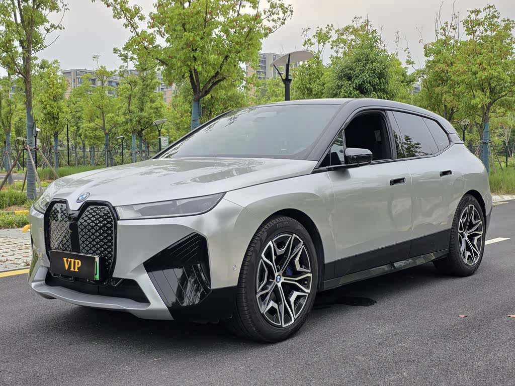 BMW iX