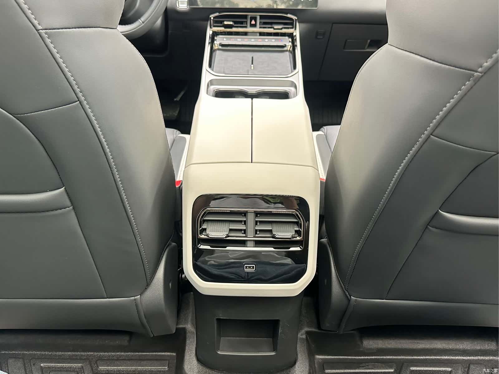 Jetour L6, 2025 17