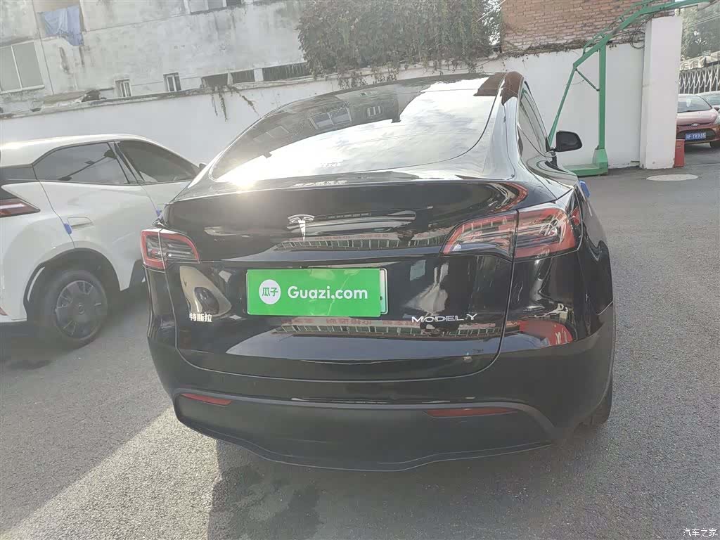 Tesla Model Y, 2022 22