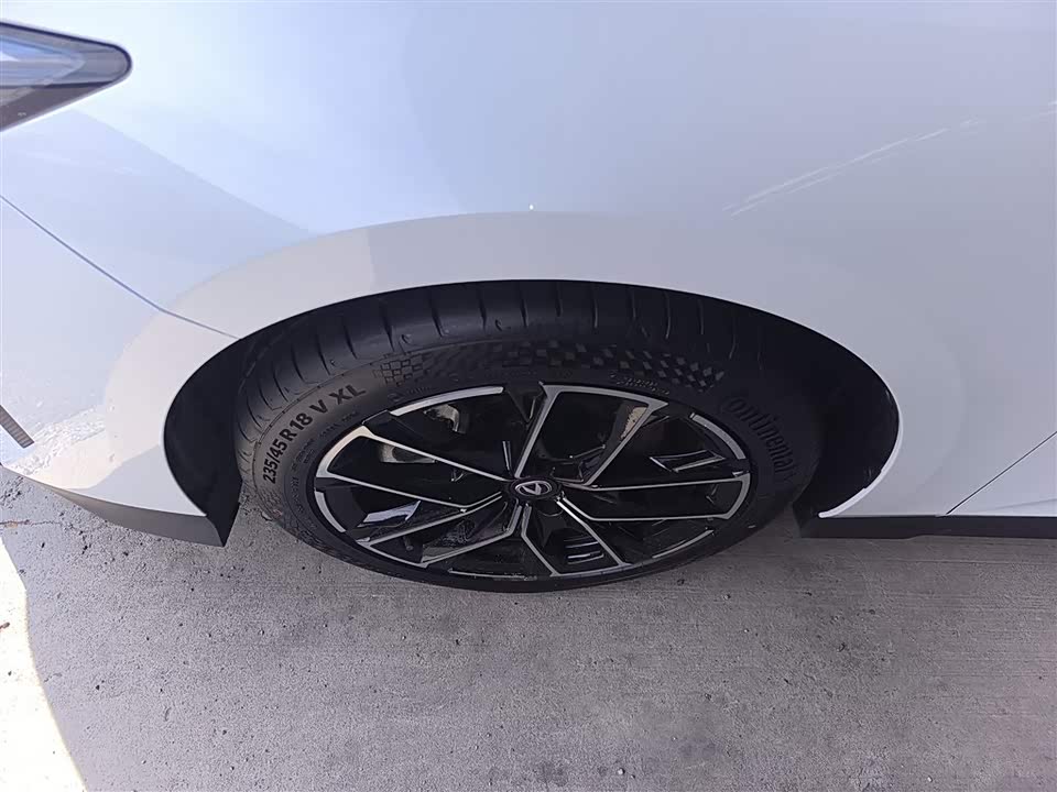 Changan UNI-V Smart iDD Changan UNI-V Smart iDD