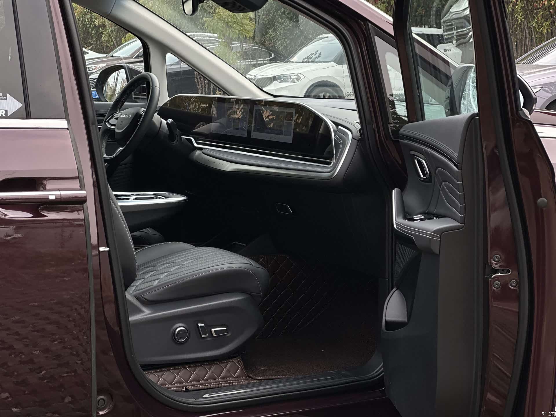 Maxus G90, 2022 11