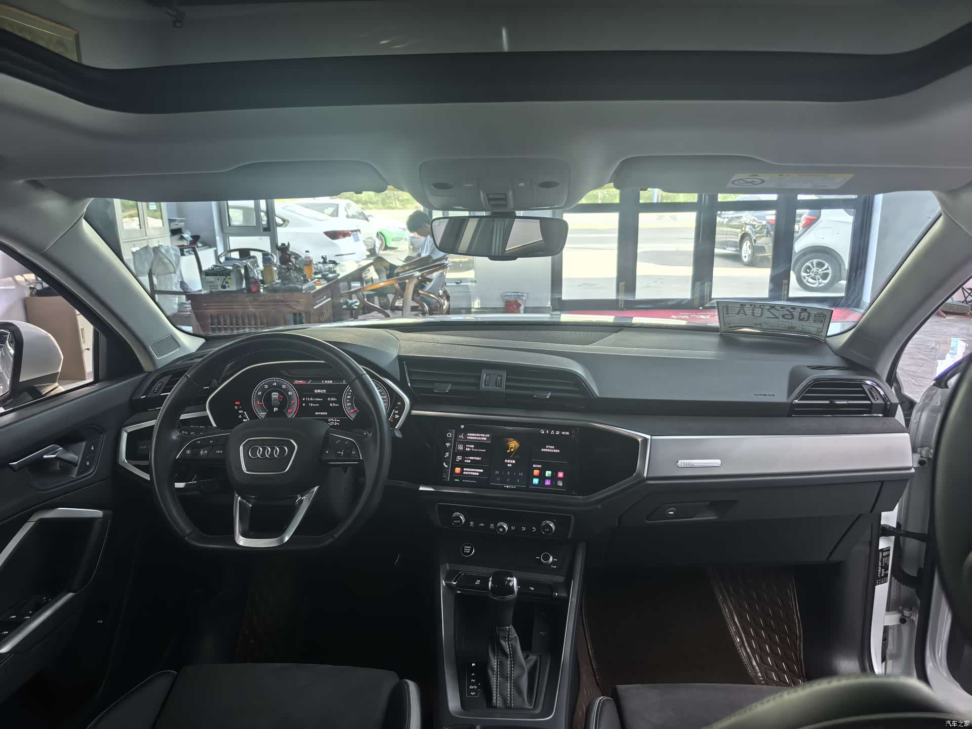 Audi Q3, 2023 12