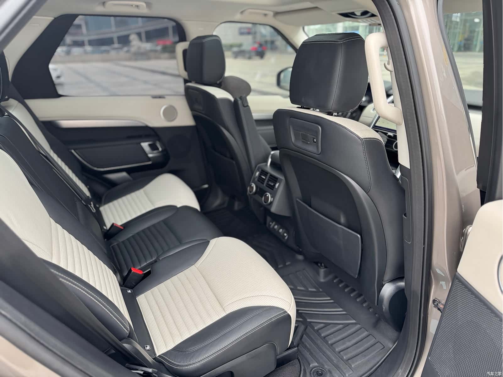 Land Rover Discovery, 2021 10