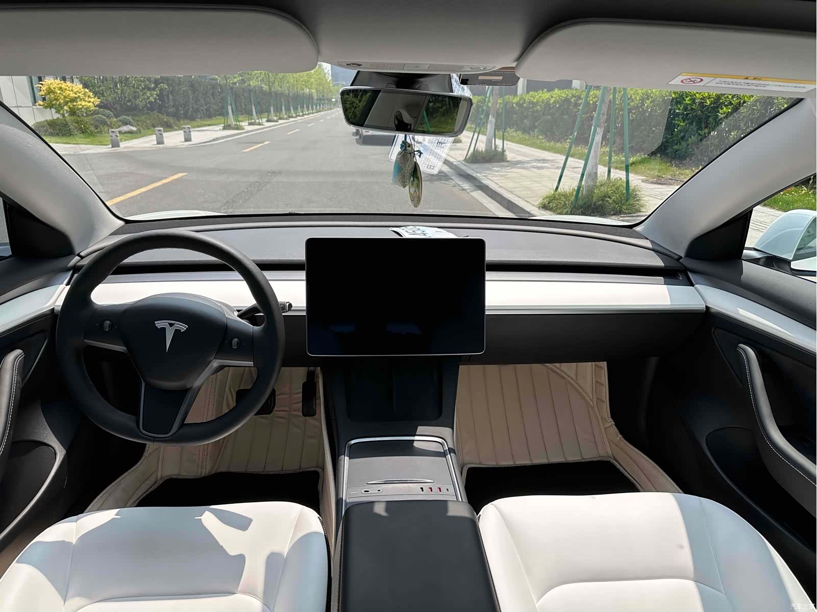 Tesla Model 3, 2020 6