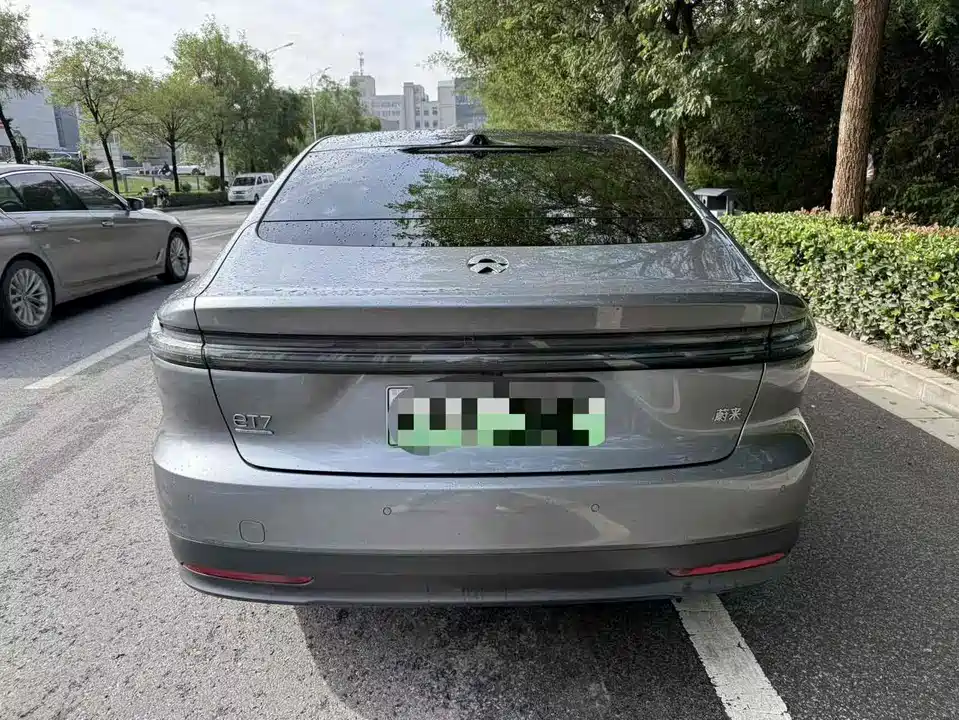 NIO ET7
