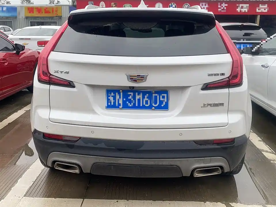 Cadillac XT4