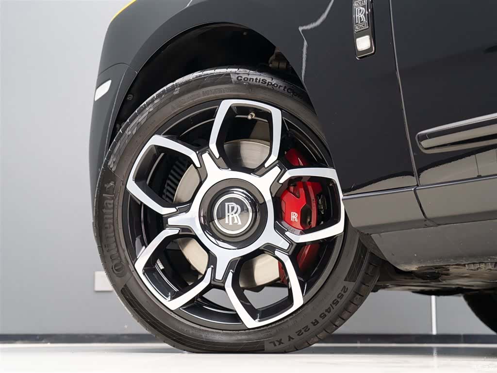 Rolls-Royce Cullinan, 2021 4