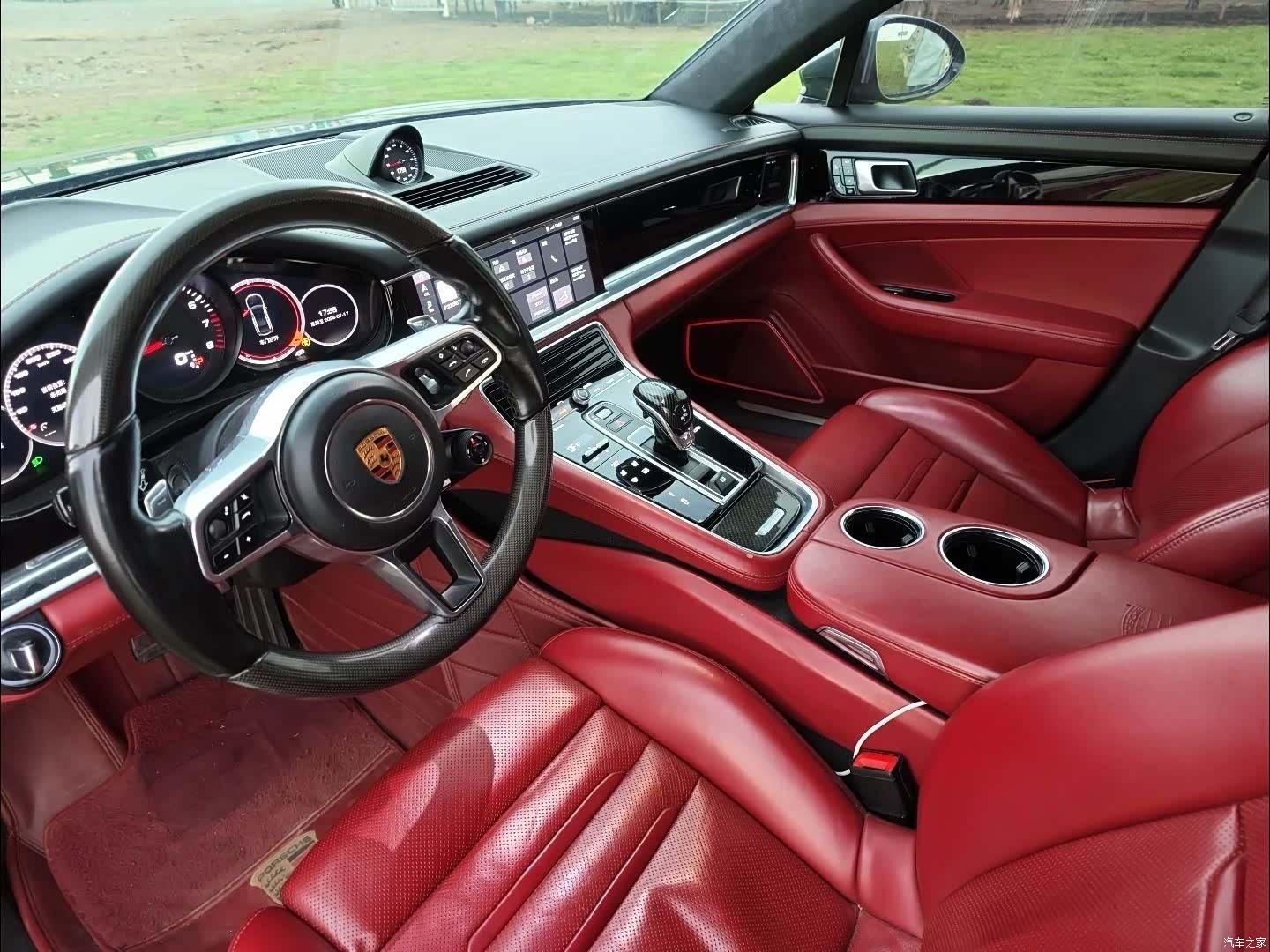 Porsche Panamera, 2018 все фото