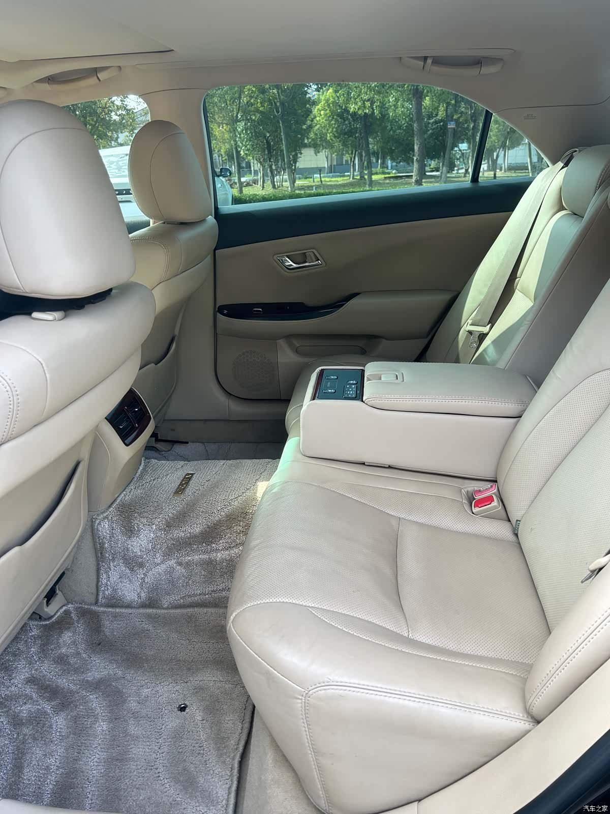 Toyota Crown, 2011 9