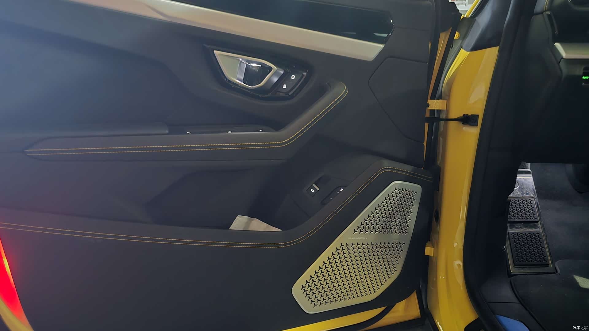 Lamborghini Urus, 2020 9