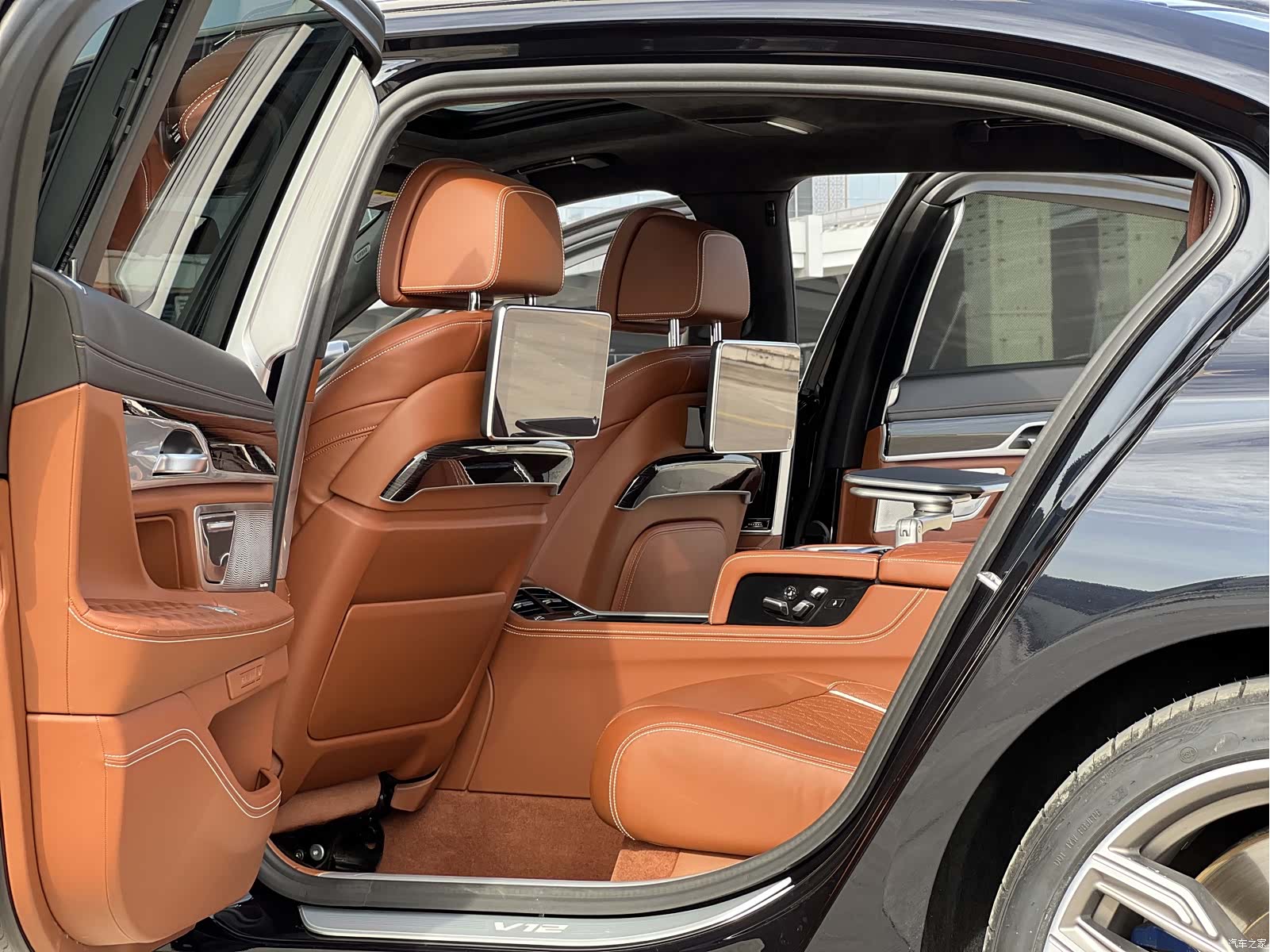 BMW 7 Series, 2022 все фото