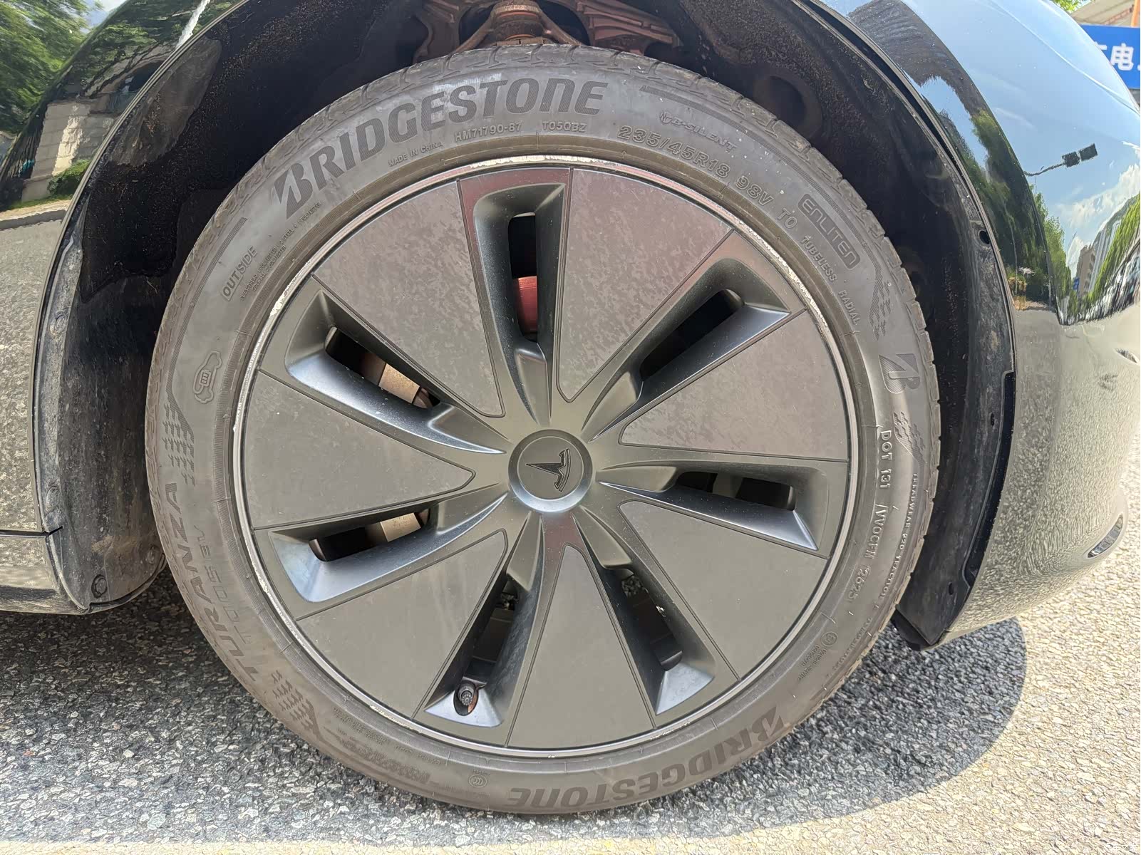 Tesla Model 3, 2025 17