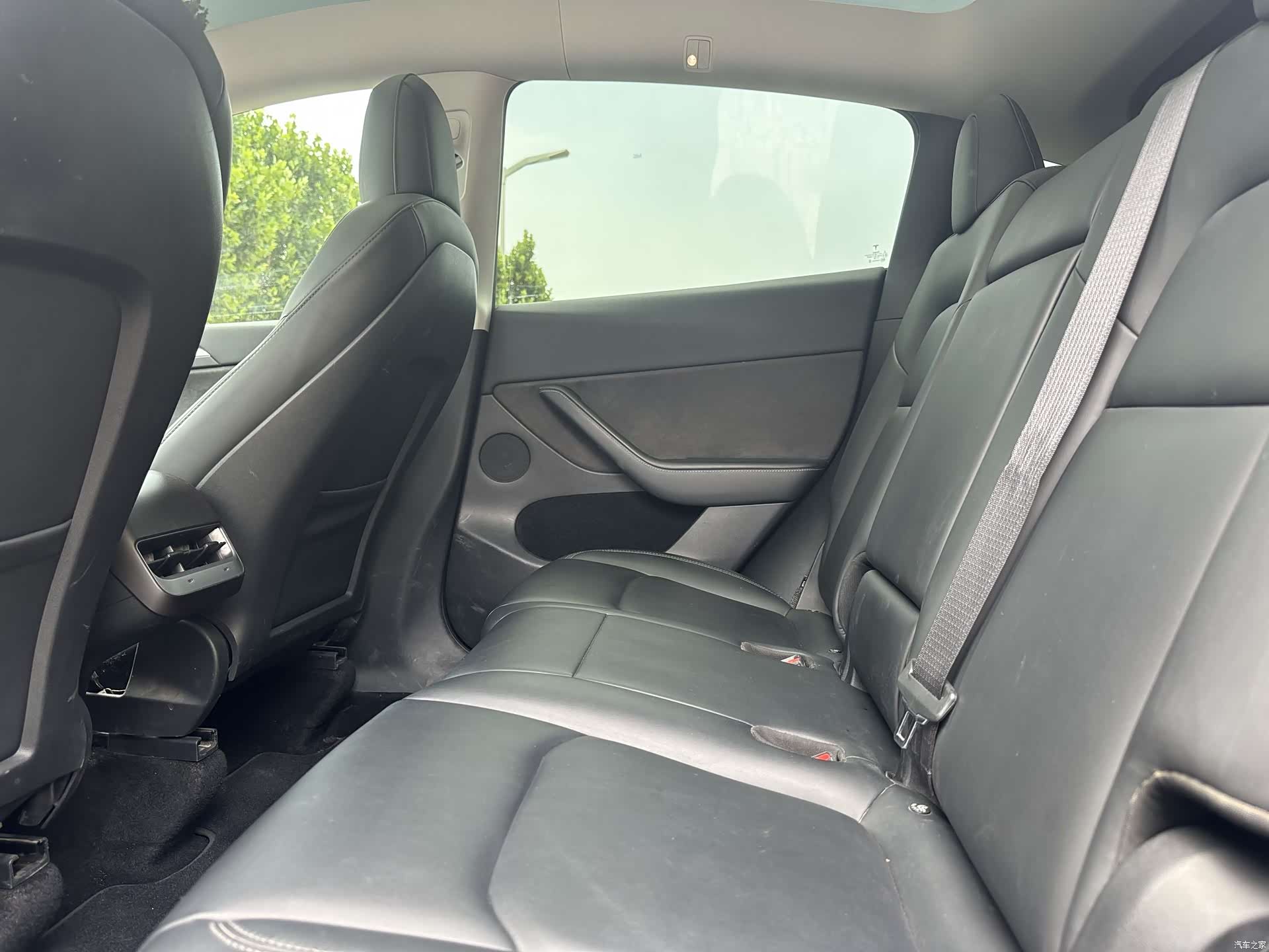 Tesla Model Y, 2021 9