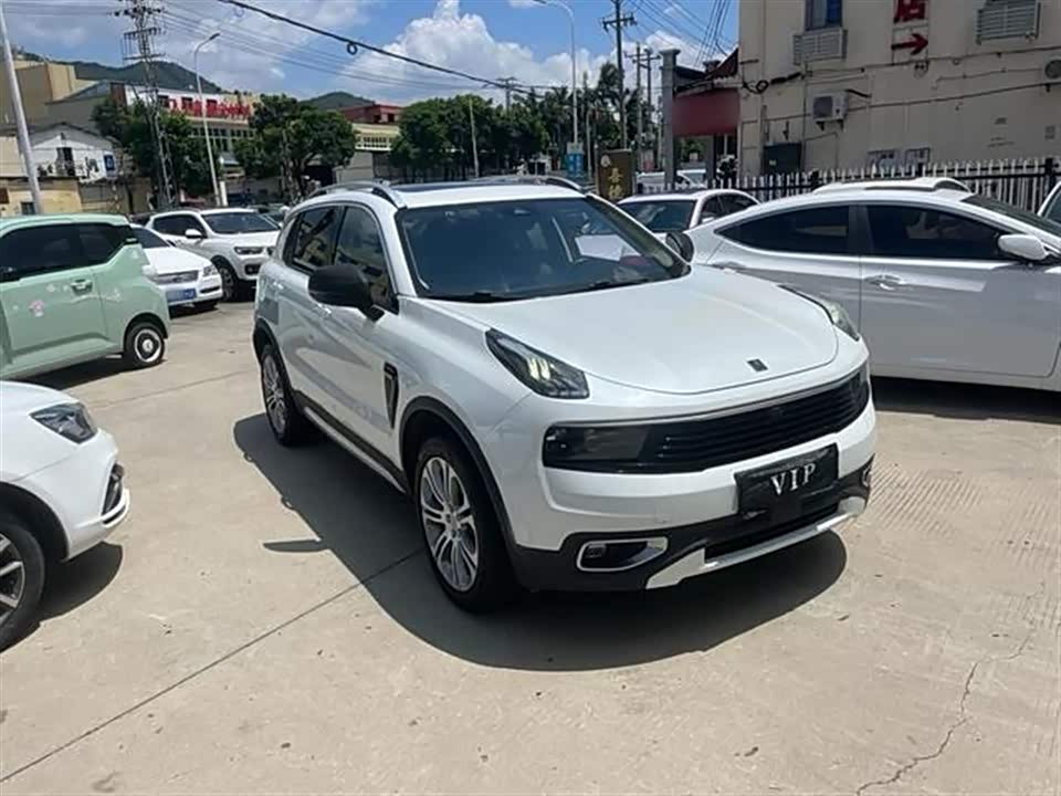Lynk & Co 01