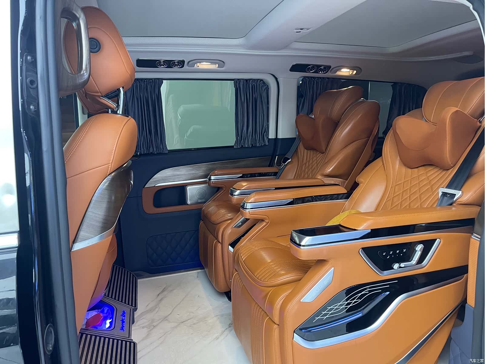 Mercedes-Benz V-Class, 2023 все фото