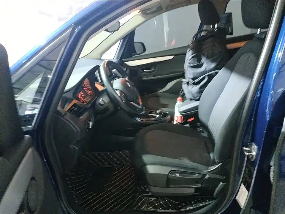 BMW 2 series station wagon