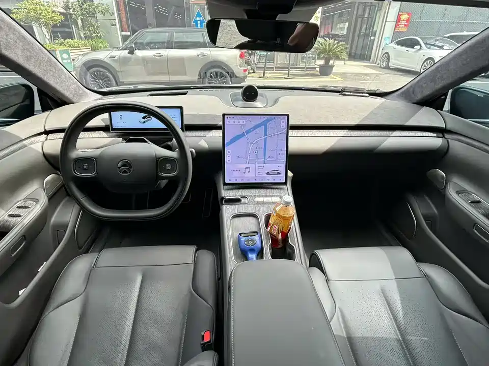 NIO ET7
