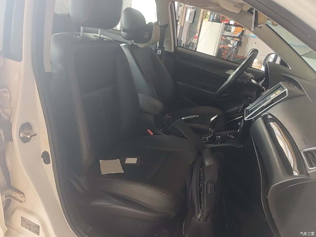 Zotye Z360, 2018 25