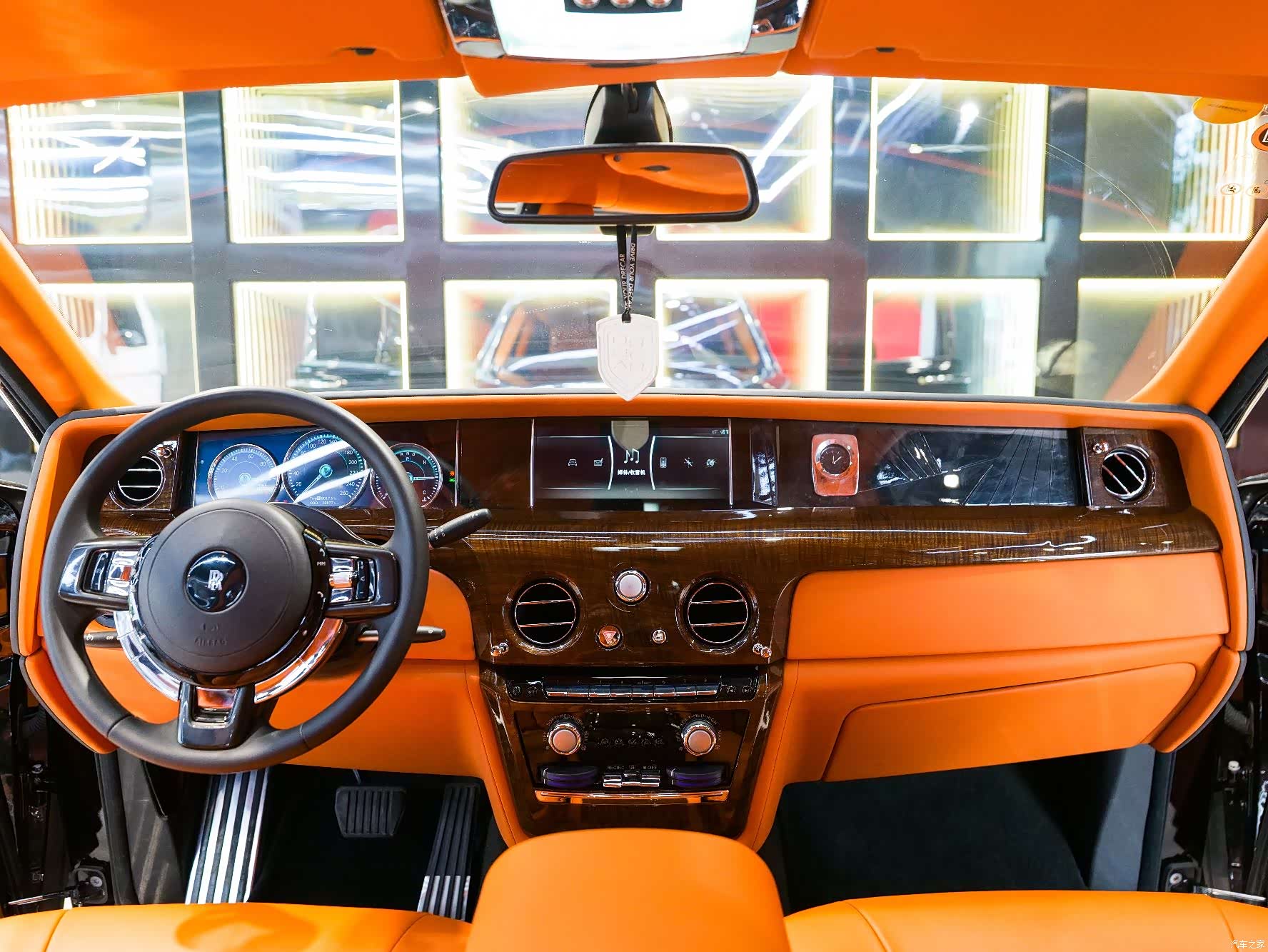 Rolls-Royce Phantom, 2014 17