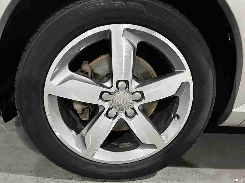 Audi Q3, 2013 16