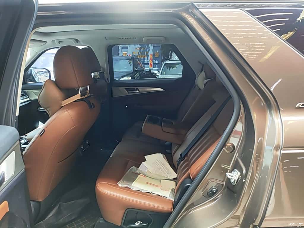 Changan CS95, 2018 17