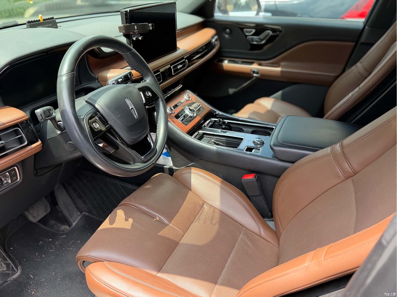Lincoln Aviator, 2022 3