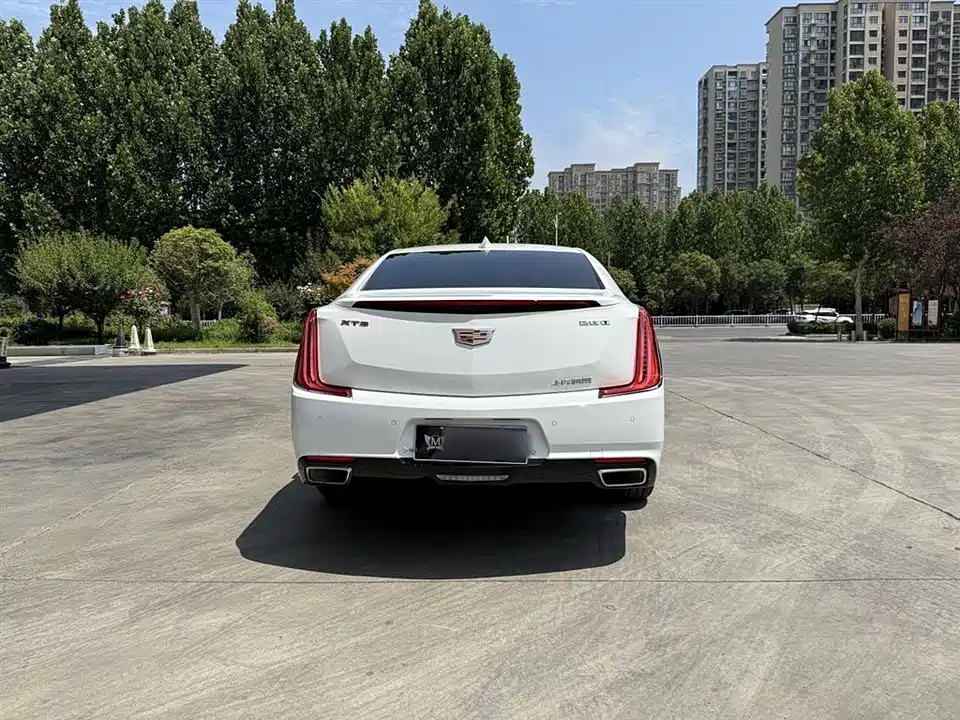 Cadillac XTS