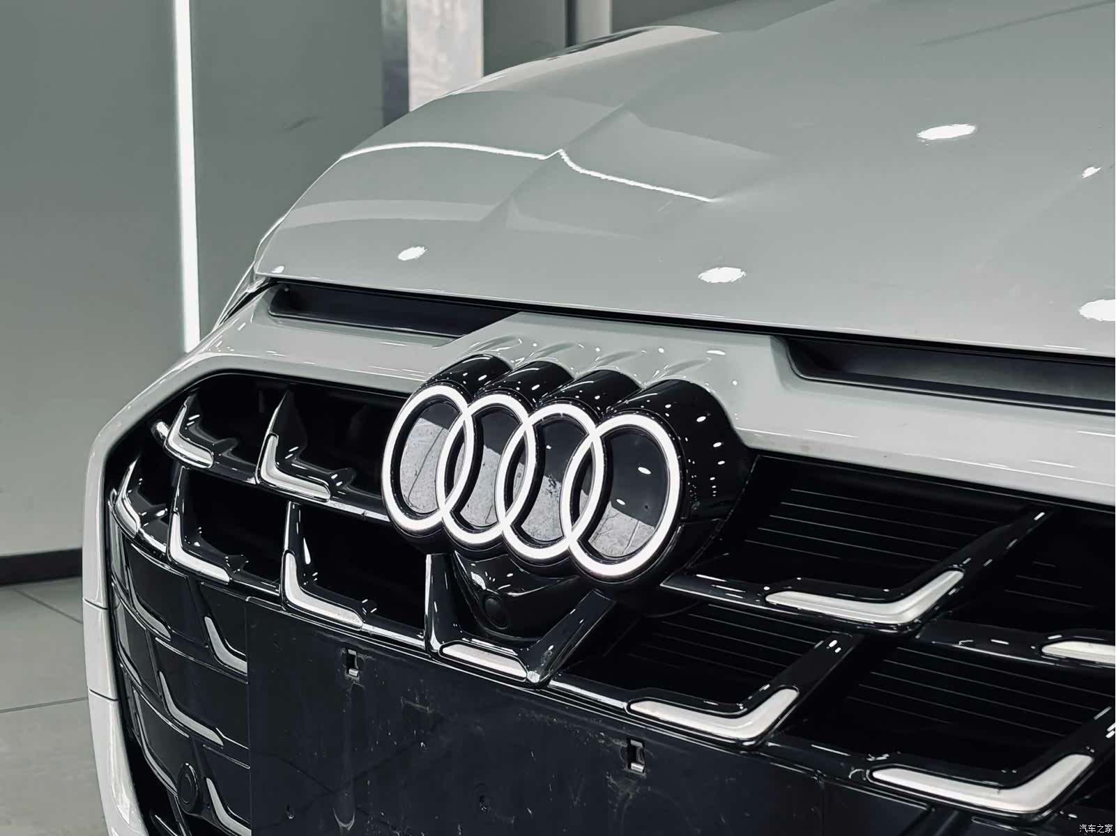 Audi Flying Spur, 2025 15