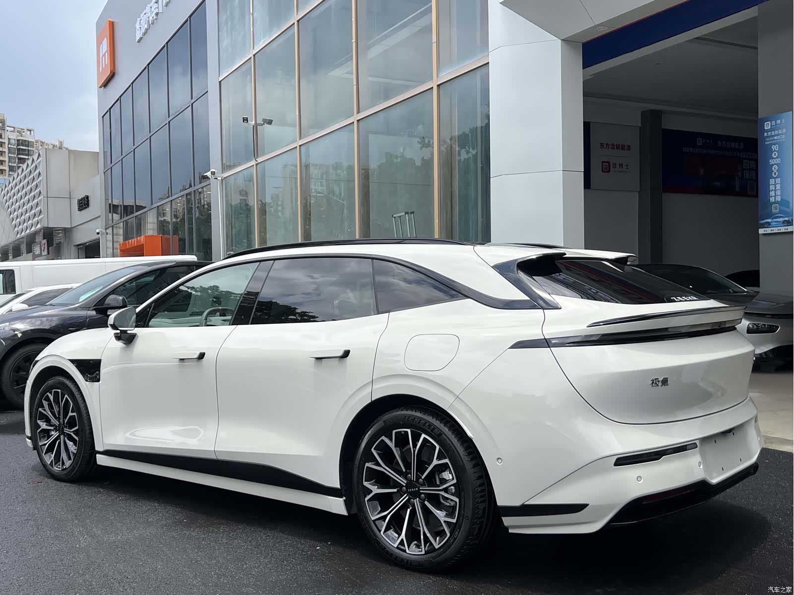 Zeekr 007, 2025 11