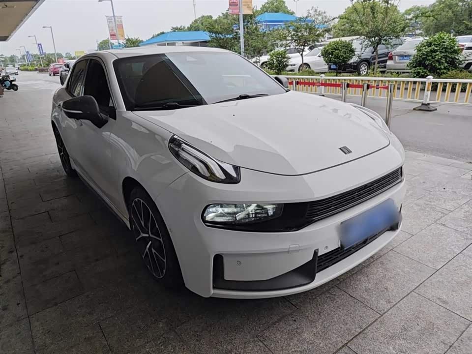 Lynk & Co 03 Lynk & Co 03
