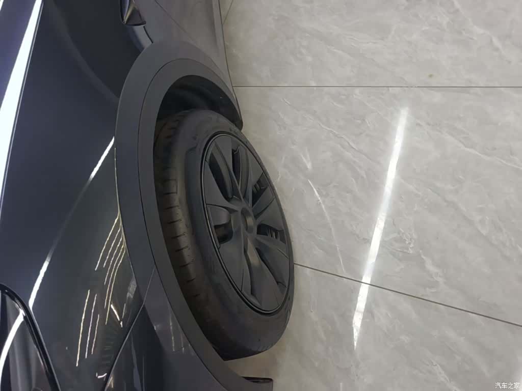 Tesla Model Y, 2024 23