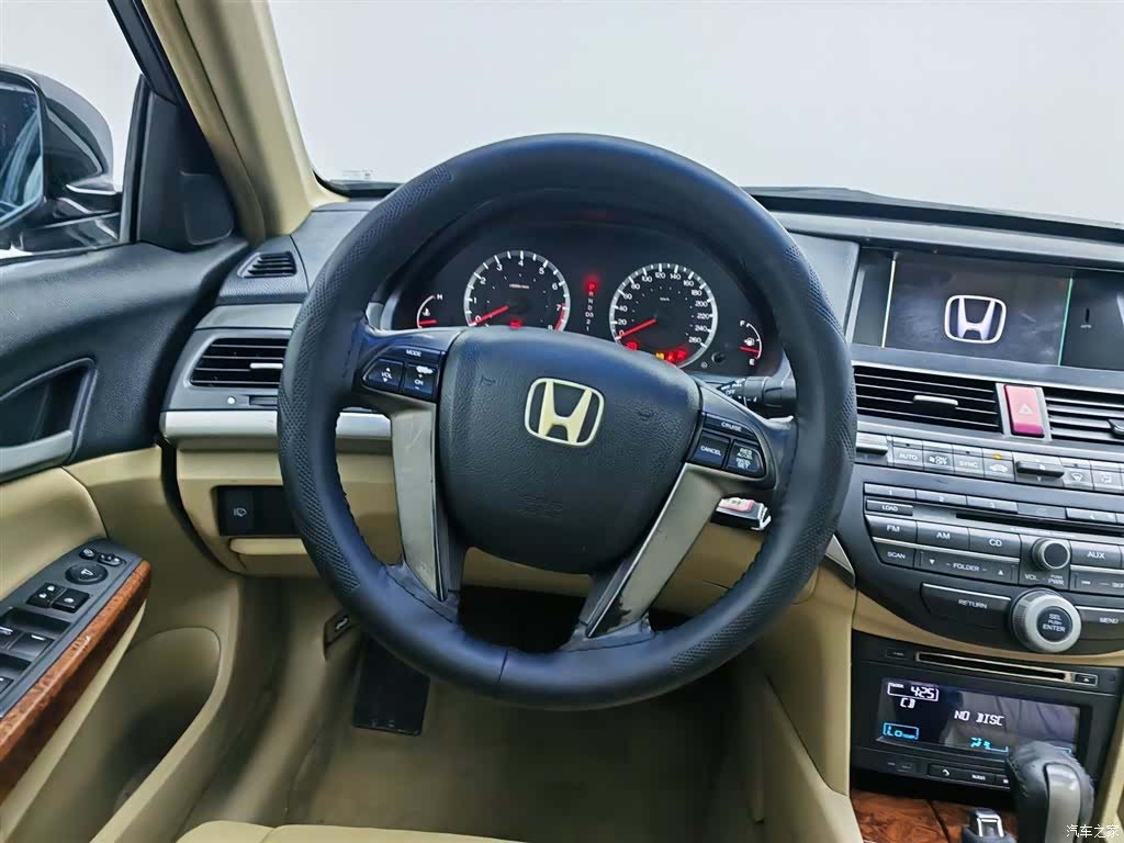Honda Accord, 2012 11
