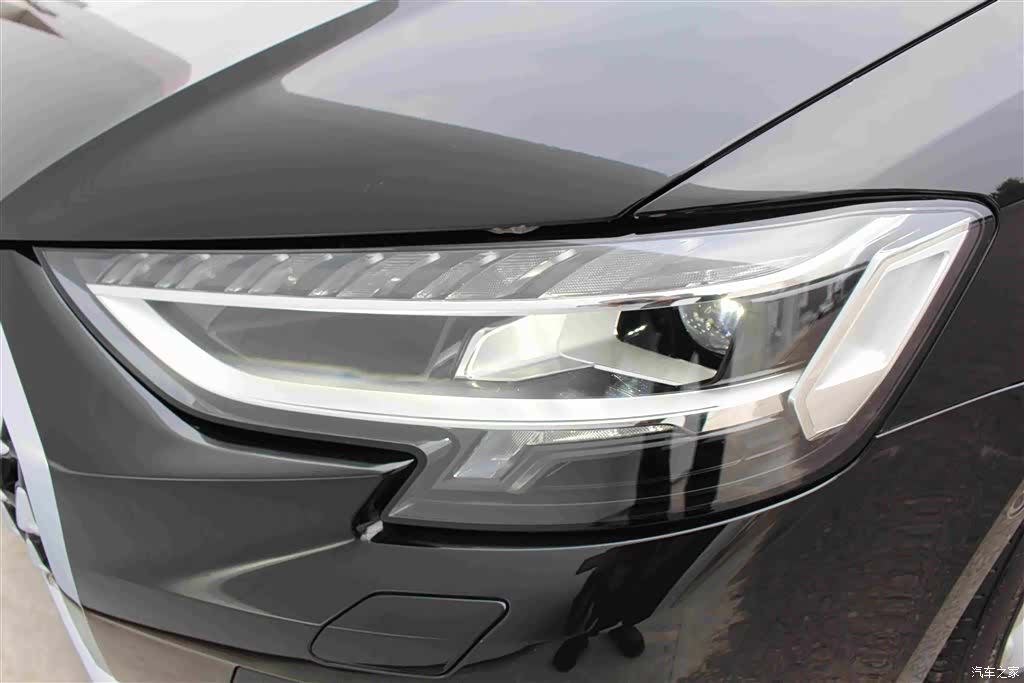 Audi A8L, 2023 12