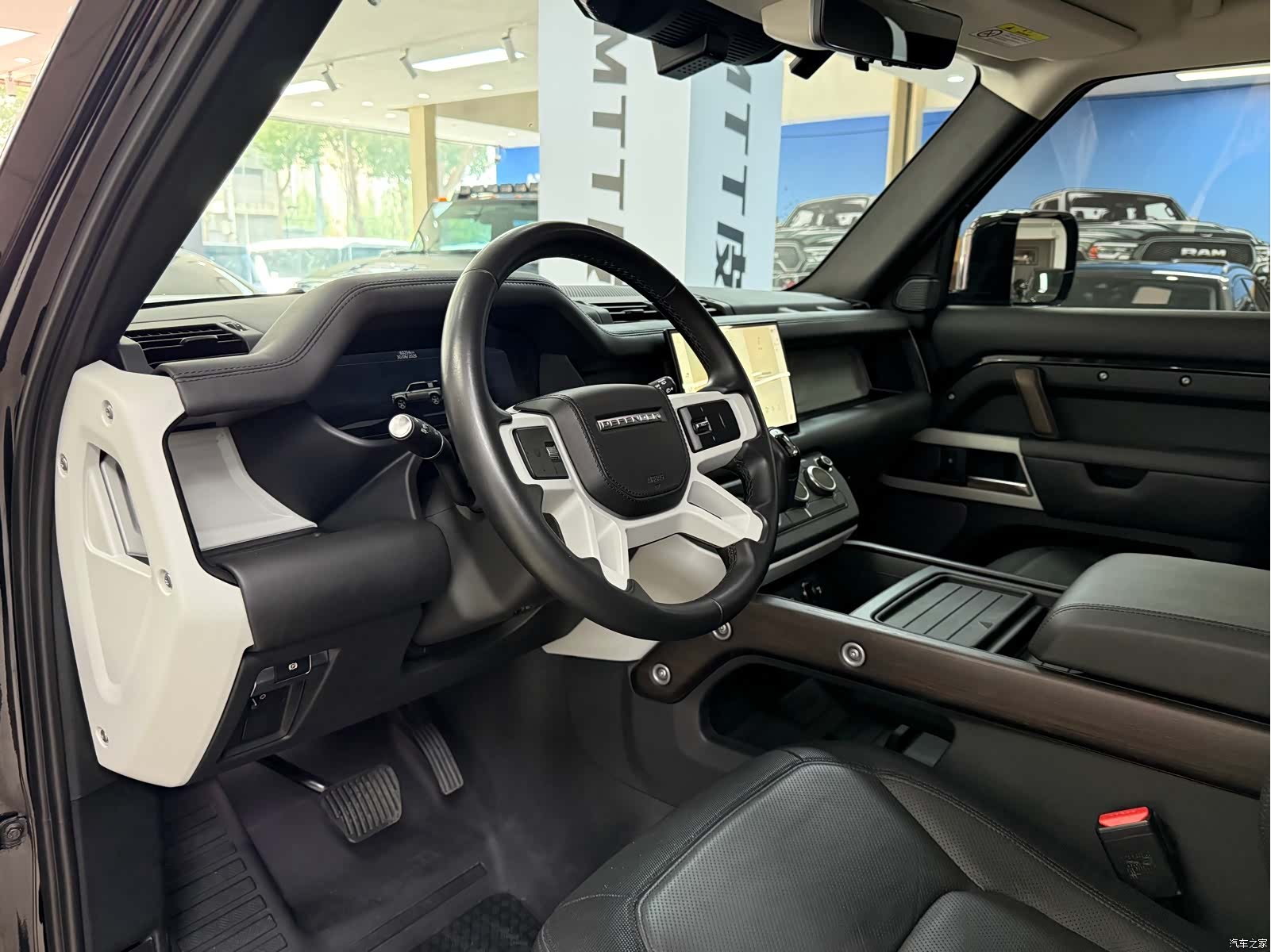 Land Rover Defender, 2022 11