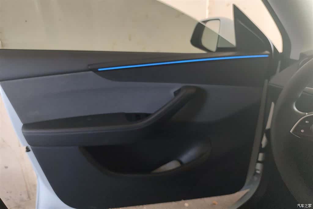 Tesla Model Y, 2025 7